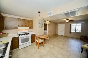 401 W Esperanza Blvd, Green Valley, AZ 85614 - Photo 13