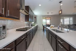 9770 S Desert Flint Dr, Tucson, AZ 85747 - Photo 9