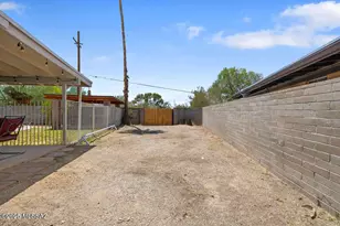 8908 E Maple Leaf Dr, Tucson, AZ 85710 - Photo 35