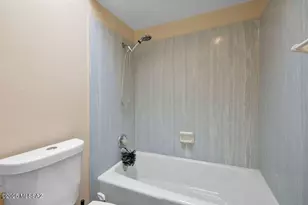 8908 E Maple Leaf Dr, Tucson, AZ 85710 - Photo 23