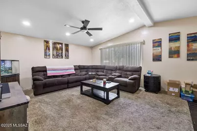 8908 E Maple Leaf Drive, Tucson, AZ 85710 - Photo 19