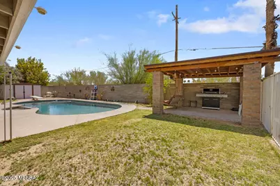 8908 E Maple Leaf Drive, Tucson, AZ 85710 - Photo 3