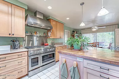 2051 W Via Del Picamaderos, Green Valley, AZ 85622 - Photo 13