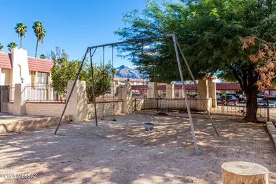 6325 N Barcelona Lane #711, Tucson, AZ 85704 - Photo 27