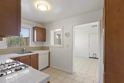 725 W Paris Promenade, Tucson, AZ 85705 - Photo 11