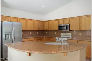 916 N Gulch Dr, Green Valley, AZ 85614 - Photo 5