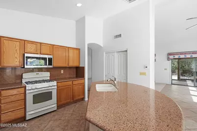 916 N Gulch Drive, Green Valley, AZ 85614 - Photo 3