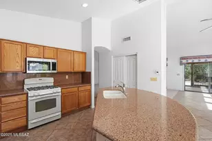 916 N Gulch Dr, Green Valley, AZ 85614 - Photo 3