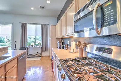 10991 N Double Eagle Court, Oro Valley, AZ 85737 - Photo 7
