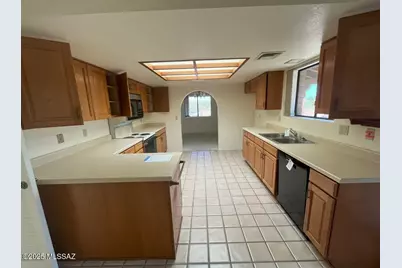 1820 W Camino Urbano, Green Valley, AZ 85622 - Photo 7