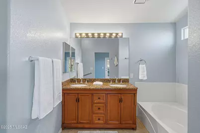 10979 N Double Eagle Court, Oro Valley, AZ 85737 - Photo 13