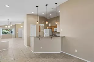 10979 N Double Eagle Ct, Oro Valley, AZ 85737 - Photo 7