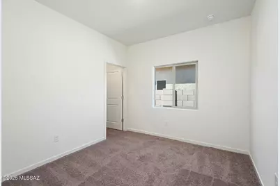 7690 S Wild Prairie Drive, Tucson, AZ 85757 - Photo 9