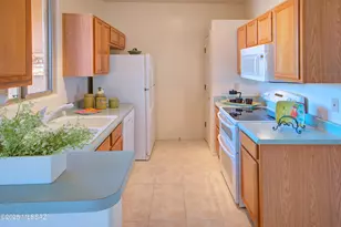 3719 S Camino del Golfista, Green Valley, AZ 85614 - Photo 9