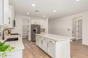 9721 E Copper Glance Trl, Tucson, AZ 85747 - Photo 5