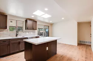 8418 E Rolling Ridge St, Tucson, AZ 85710 - Photo 3