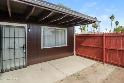 2625 N Alvernon Way #B3, Tucson, AZ 85712 - Photo 3
