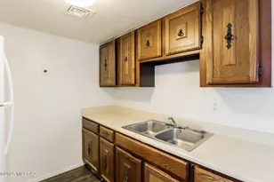 2625 N Alvernon Way, Tucson, AZ 85712 - Photo 11