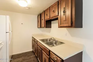 2625 N Alvernon Way, Tucson, AZ 85712 - Photo 9