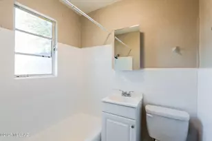302 W Flores St, Tucson, AZ 85705 - Photo 9