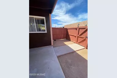 2625 N Alvernon Way #E1, Tucson, AZ 85716 - Photo 3