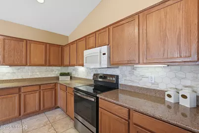 2646 E Barclay Court, Green Valley, AZ 85614 - Photo 13