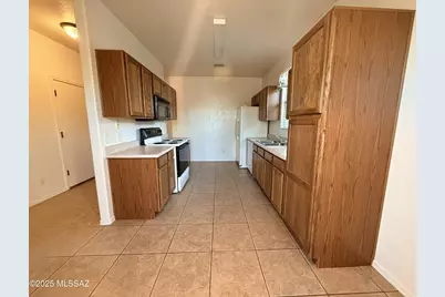 1558 W Cottonwood Canyon Drive, Benson, AZ 85602 - Photo 5