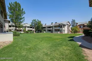 1674 W Park Wood Ln, Tucson, AZ 85746 - Photo 1