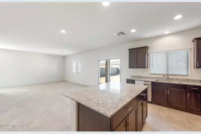 806 W Calle Falerno, Sahuarita, AZ 85629 - Photo 7