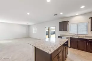 806 W Calle Falerno, Sahuarita, AZ 85629 - Photo 7