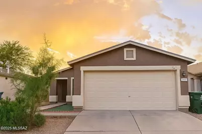 6262 S Sarah Elizabeth Drive, Tucson, AZ 85746 - Photo 1