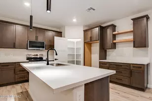 3272 W Athenee Ct, Tucson, AZ 85746 - Photo 3