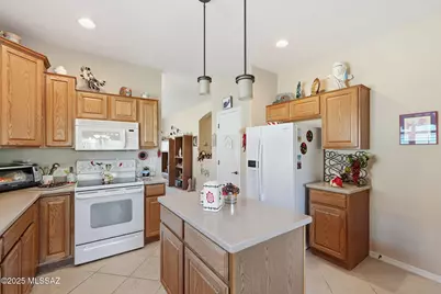 209 W Calle Media Luz, Sahuarita, AZ 85629 - Photo 15