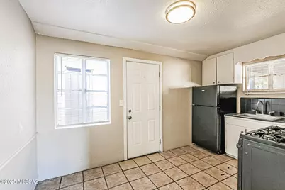 302 W Flores Street #12, Tucson, AZ 85705 - Photo 5