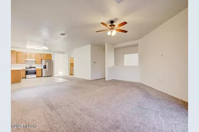 10242 E Madrona Canyon Drive, Tucson, AZ 85748 - Photo 9