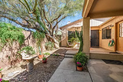 2596 N Ironwood Ridge Drive, Tucson, AZ 85745 - Photo 3