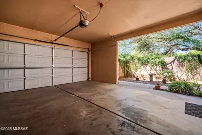 2596 N Ironwood Ridge Drive, Tucson, AZ 85745 - Photo 5