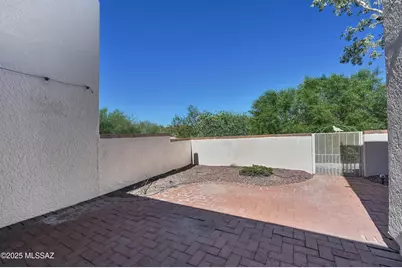 840 W Calle De Emilia, Green Valley, AZ 85614 - Photo 17