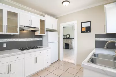 1025 N Perry Avenue, Tucson, AZ 85705 - Photo 11
