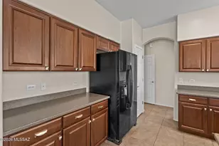 7650 E Majestic Palm Ln, Tucson, AZ 85756 - Photo 5