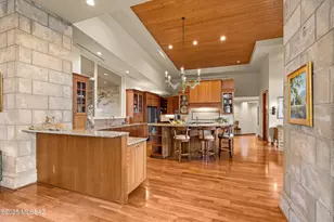 7301 N Secret Canyon Dr, Tucson, AZ 85718 - Photo 25