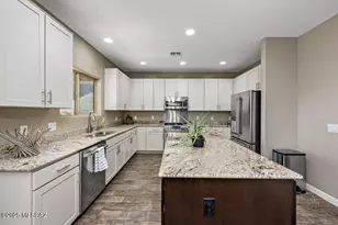 9769 N Hebden Way, Marana, AZ 85653 - Photo 13