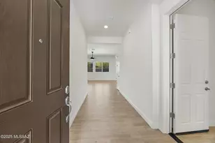 733 W Champions Run Way, Oro Valley, AZ 85755 - Photo 5