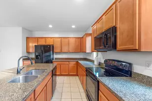 12147 N Golden Mirror Dr, Marana, AZ 85658 - Photo 9