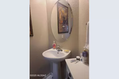 1925 S McConnell Drive, Tucson, AZ 85710 - Photo 17