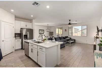 11989 E Chamrod Drive, Vail, AZ 85641 - Photo 7