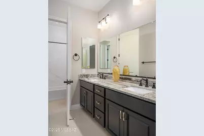 13711 N Hidden Springs Drive, Oro Valley, AZ 85755 - Photo 25