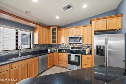 2770 N Bell Hollow Place, Tucson, AZ 85745 - Photo 17