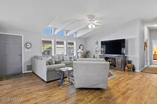 107 W Mora Dr, Green Valley, AZ 85614 - Photo 3