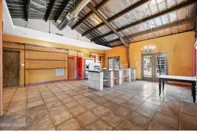 2010 S 4th Avenue, Tucson, AZ 85713 - Photo 3